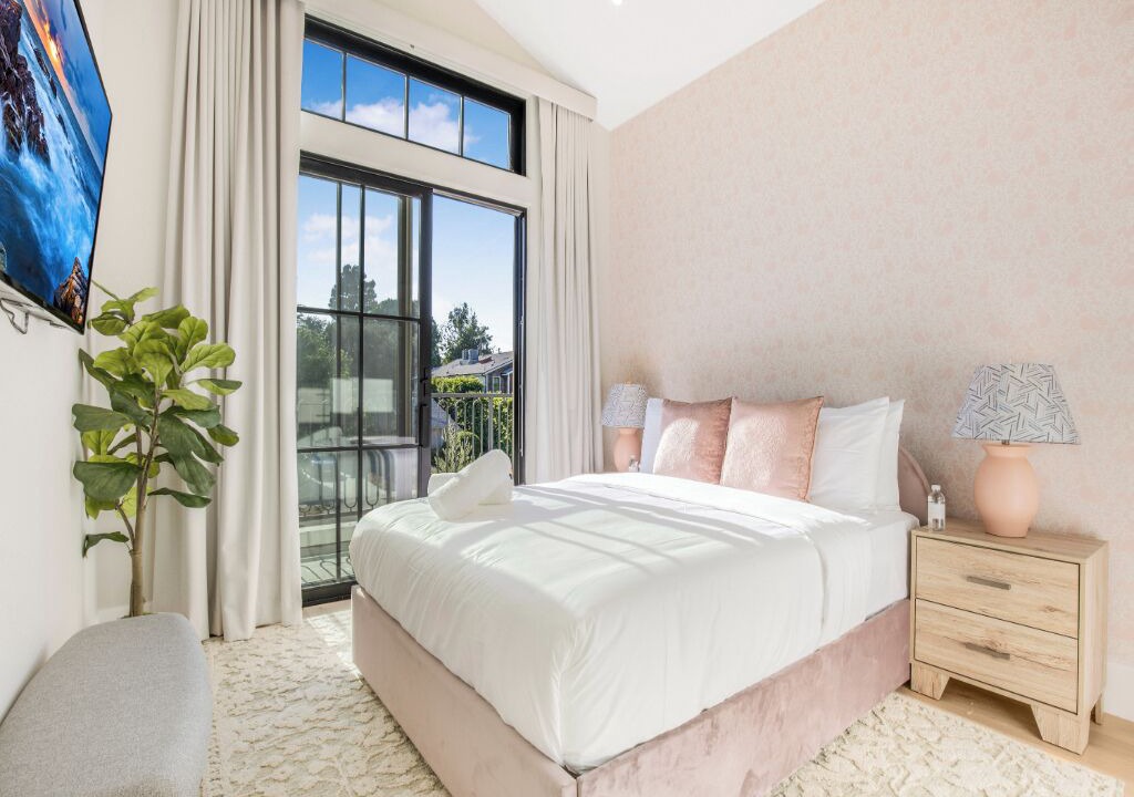 Photo of Bedroom in Studio City