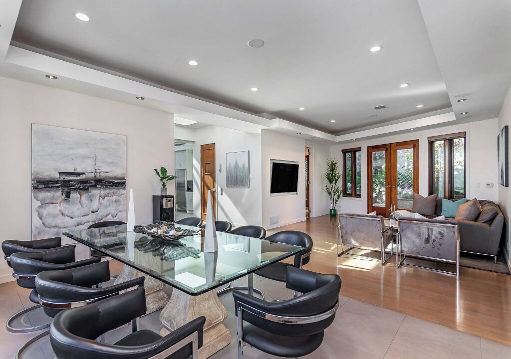 Photo of Others in Hollywood Hills West
