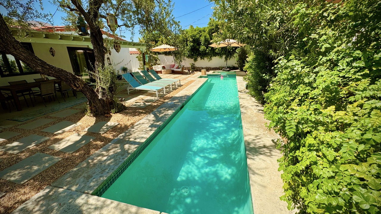 Photo of Outdoor in Warm Sands
