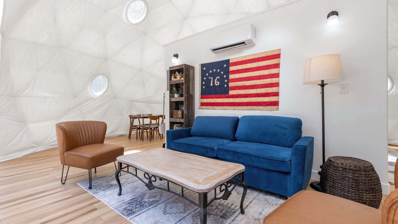 Photo of Livingroom in Shaver Lake