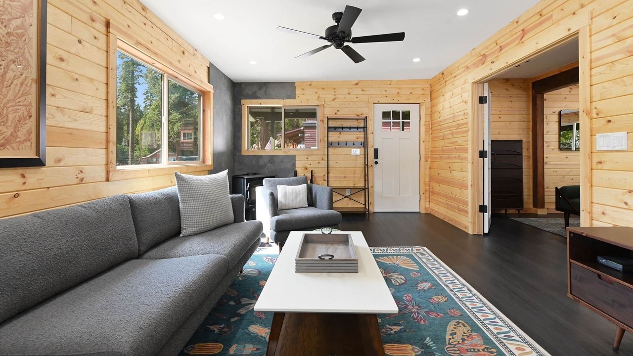 Photo of Bedroom in Strawberry