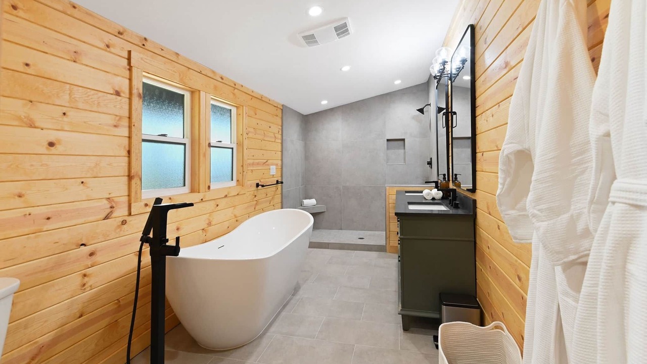 Photo of Bathroom in Strawberry