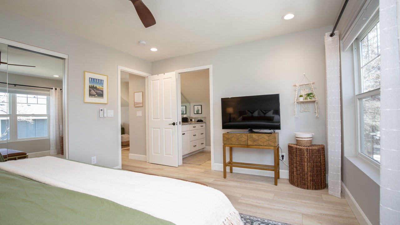 Photo of Bedroom in Midtown