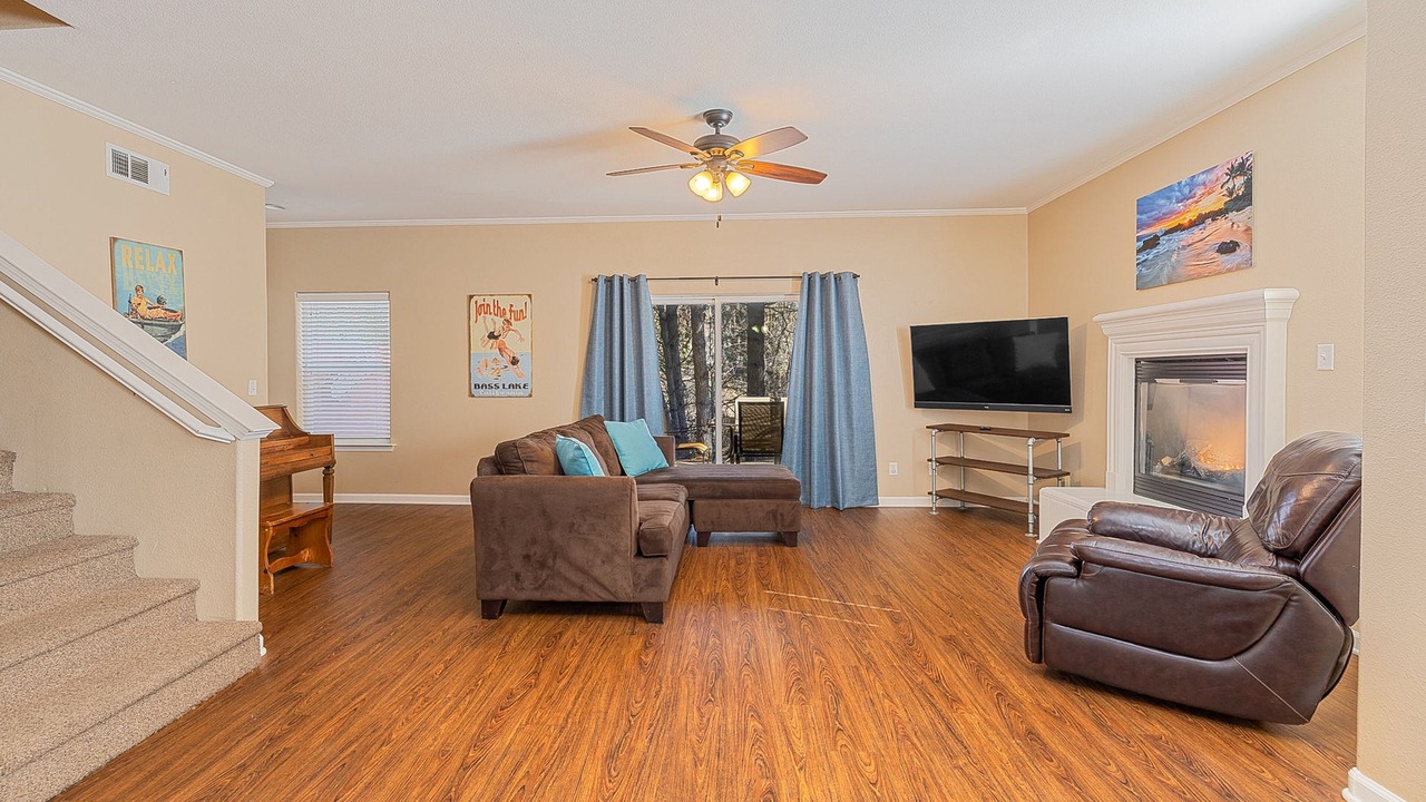 Photo of Livingroom in Bass Lake