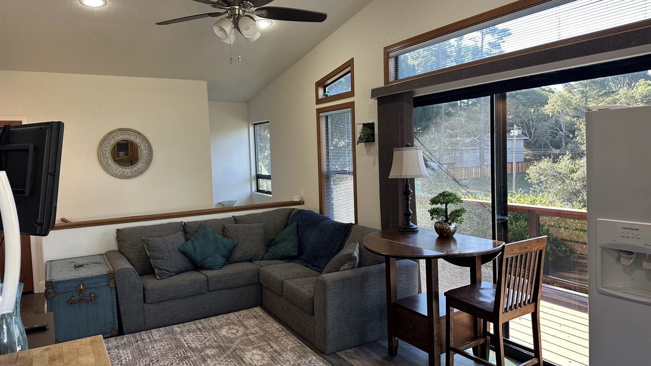 Photo of Livingroom in Marine Terrace