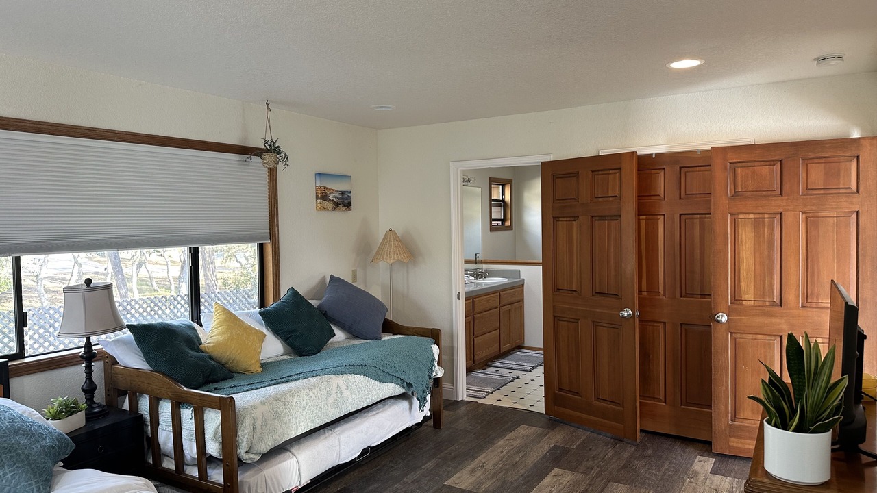 Photo of Bedroom in Marine Terrace
