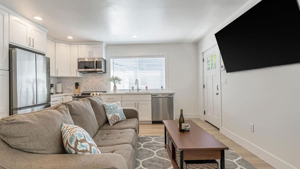 Photo of Livingroom in Northside