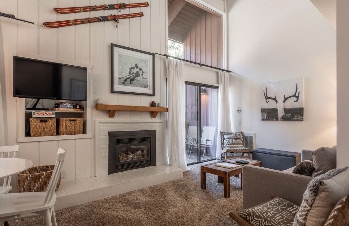 Photo of Livingroom in Mammoth Lakes