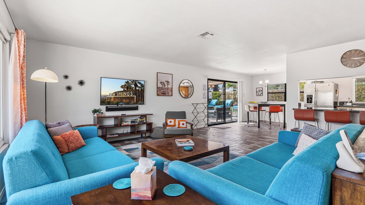 Photo of Livingroom in Desert Park Estates