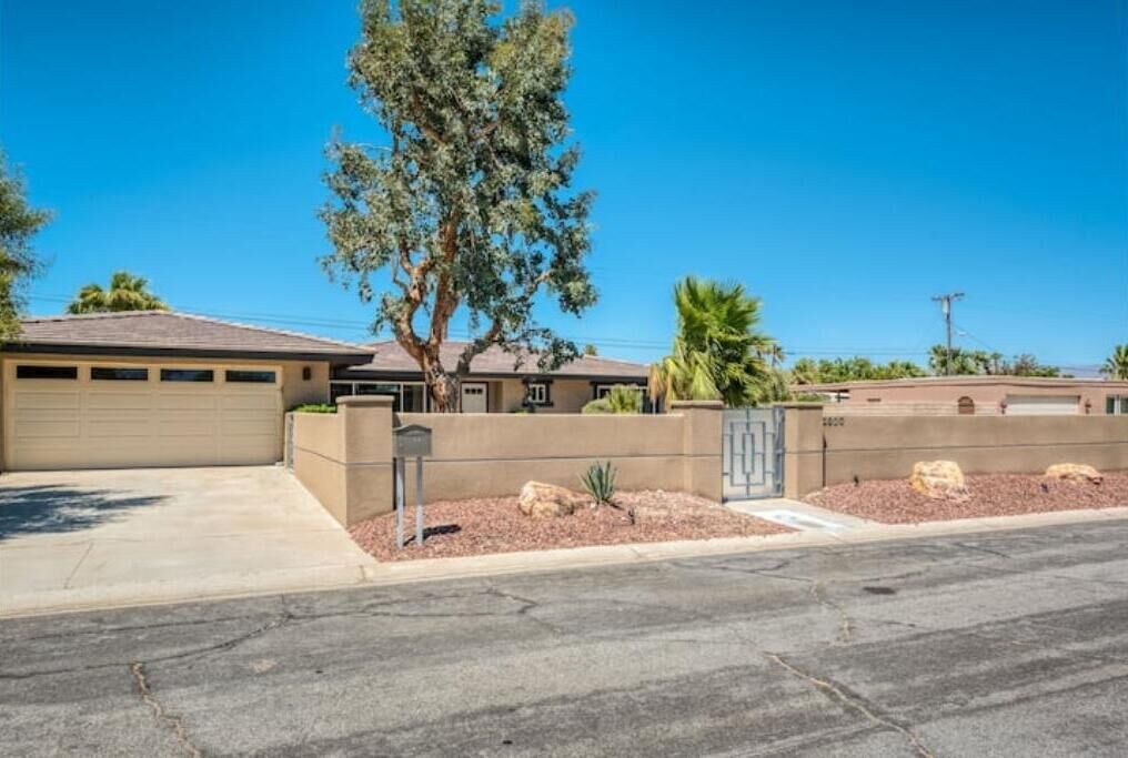 Photo of Outdoor in Desert Park Estates