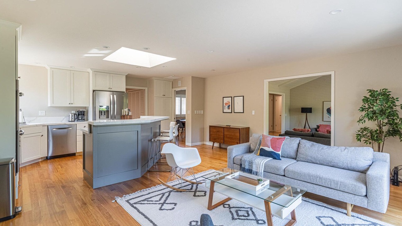 Photo of Livingroom in Waverly Park