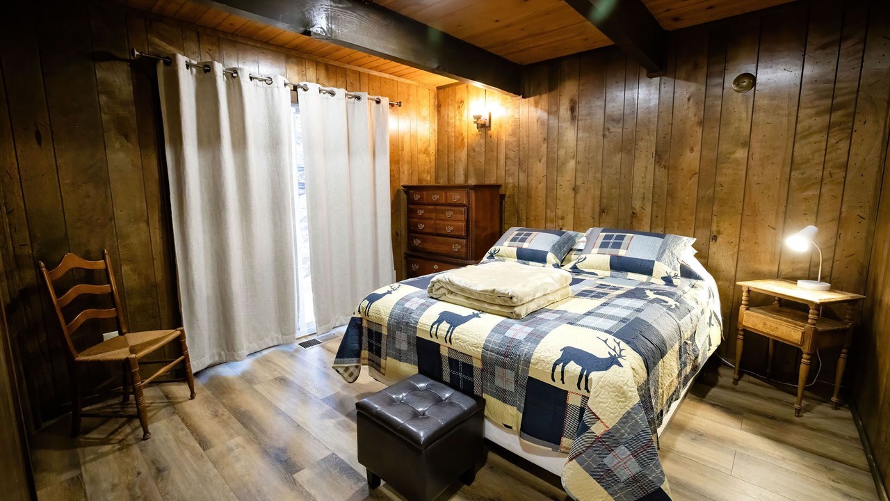 Photo of Bedroom in Cold Springs