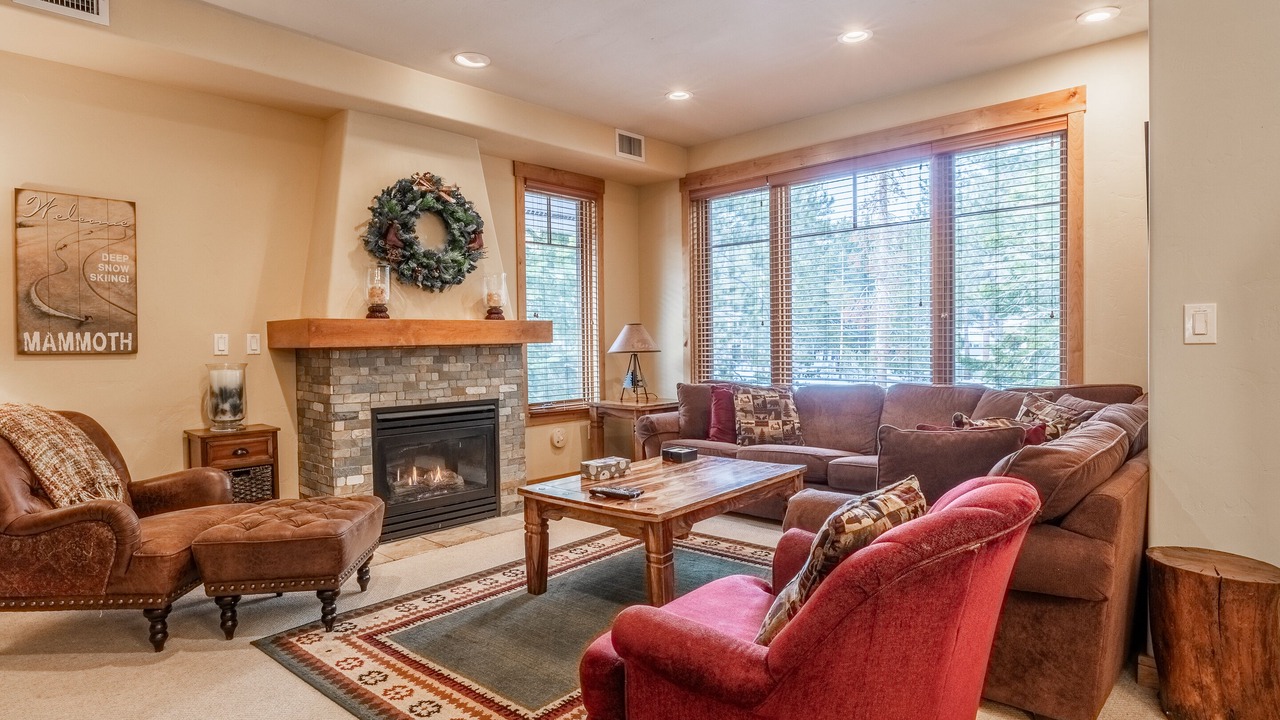 Photo of Livingroom in Woodwinds