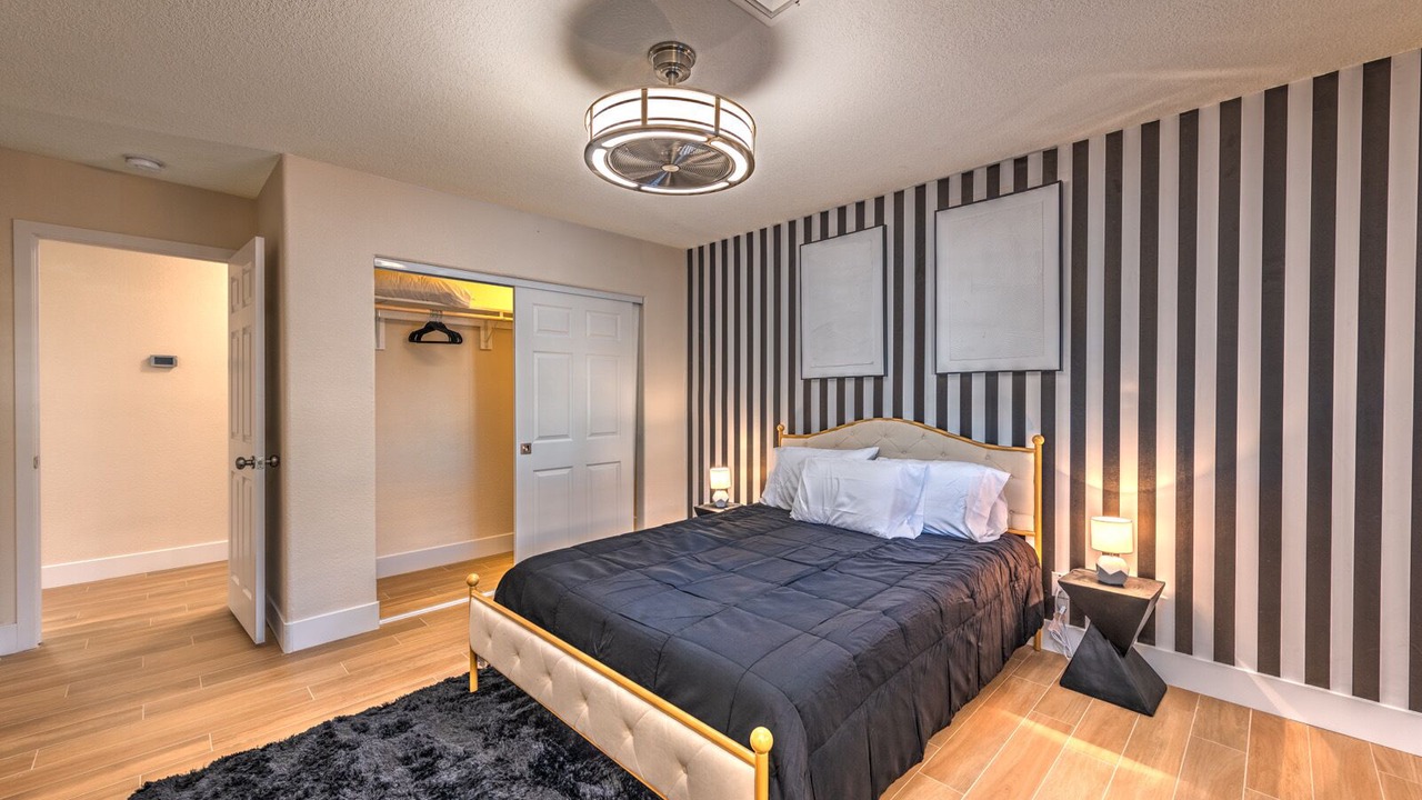 Photo of Bedroom in Enterprise