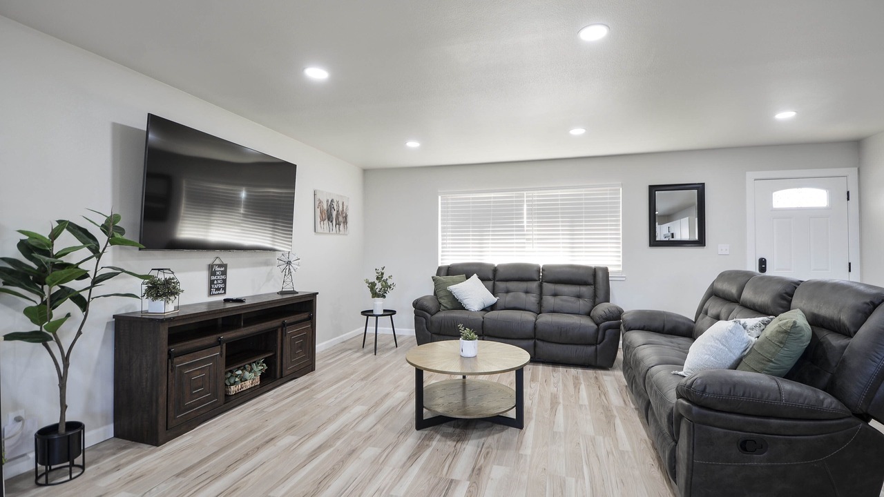 Photo of Livingroom in Hayward