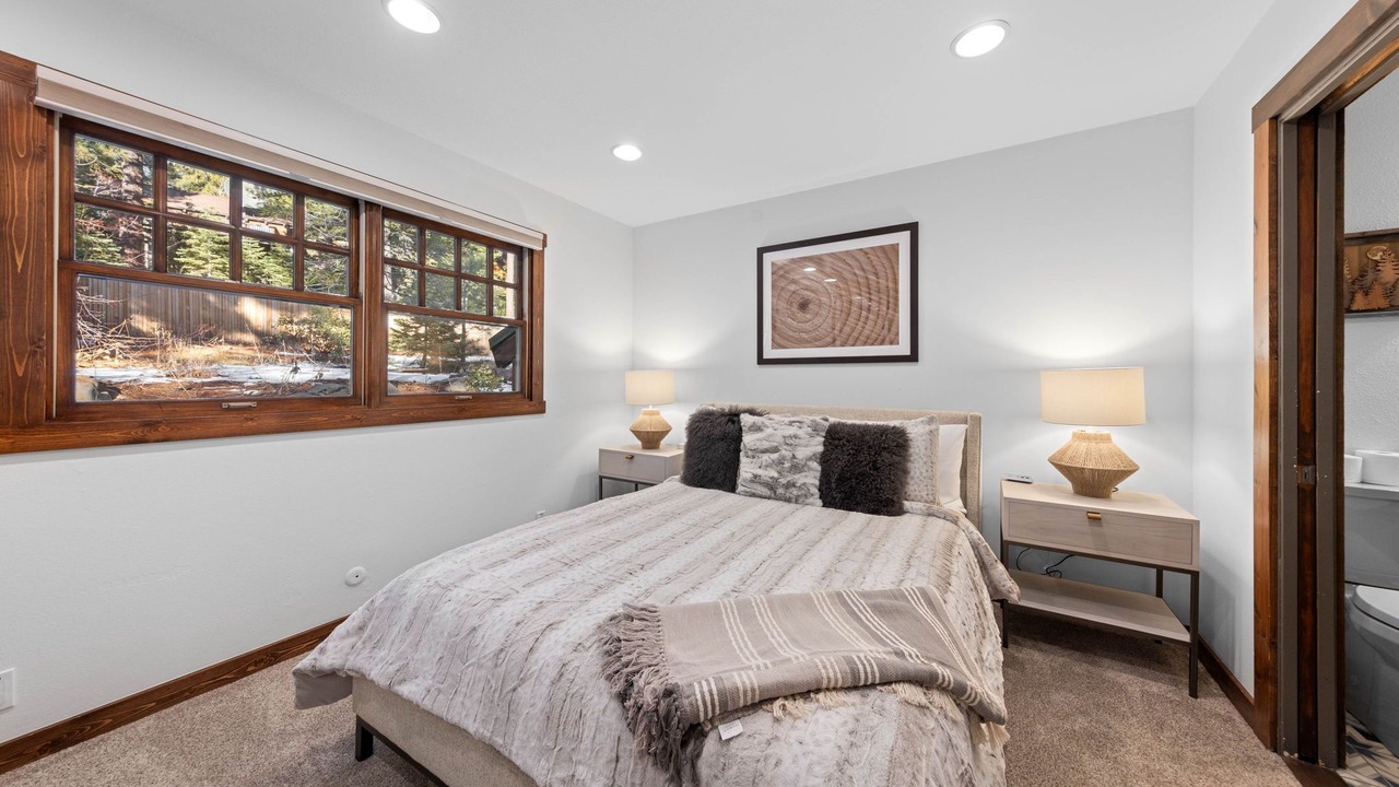 Photo of Bedroom in Dollar Point