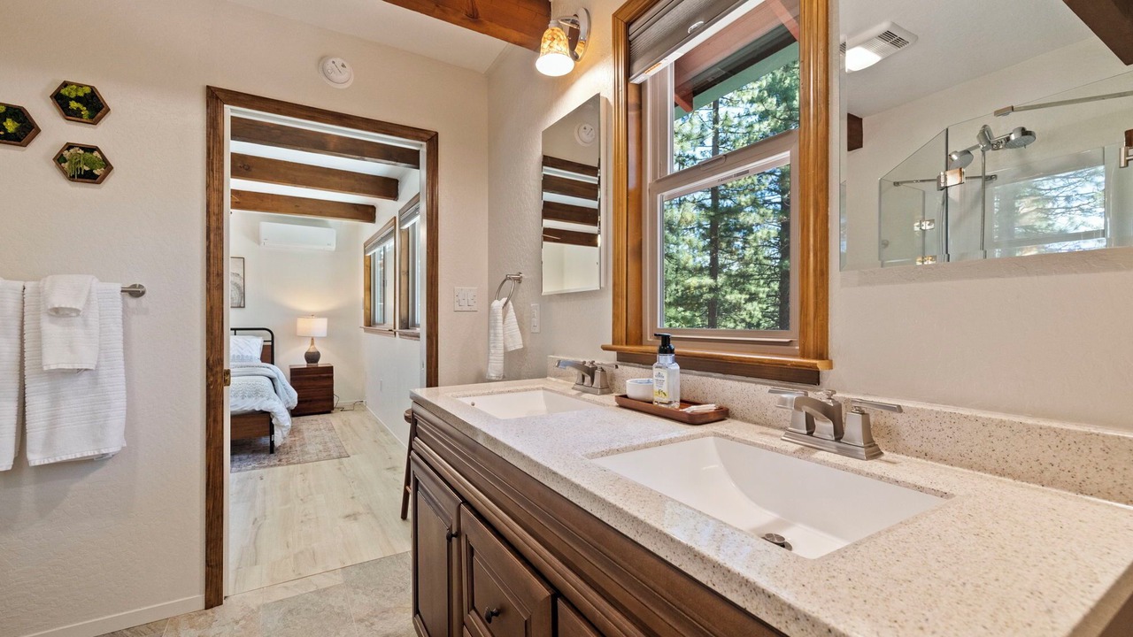 Photo of Bathroom in Strawberry