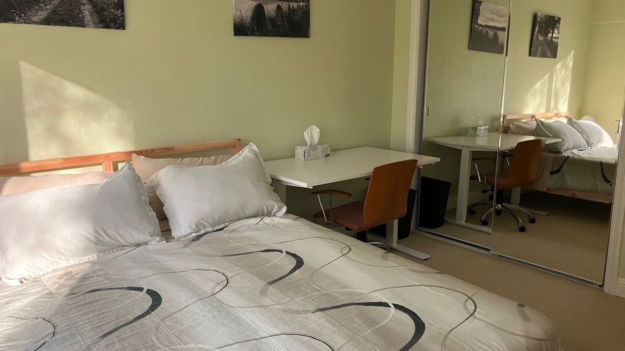 Photo of Bedroom in Rheem Valley Manor