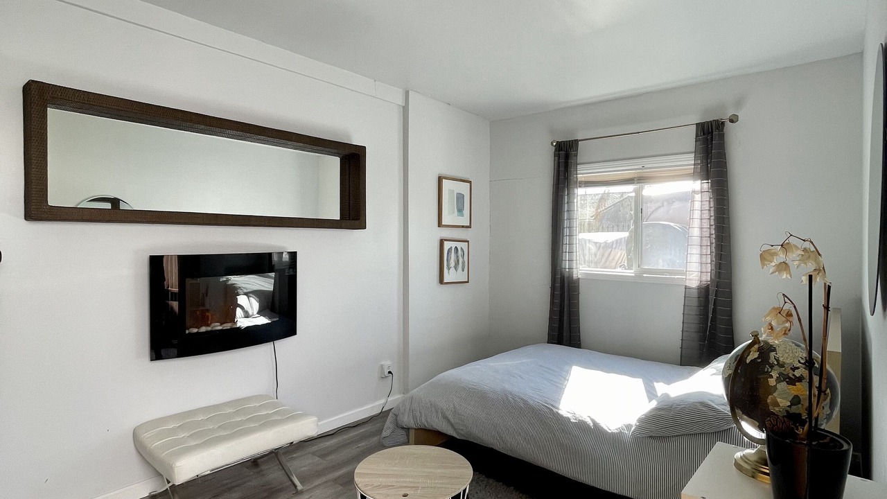 Photo of Bedroom in Oakland