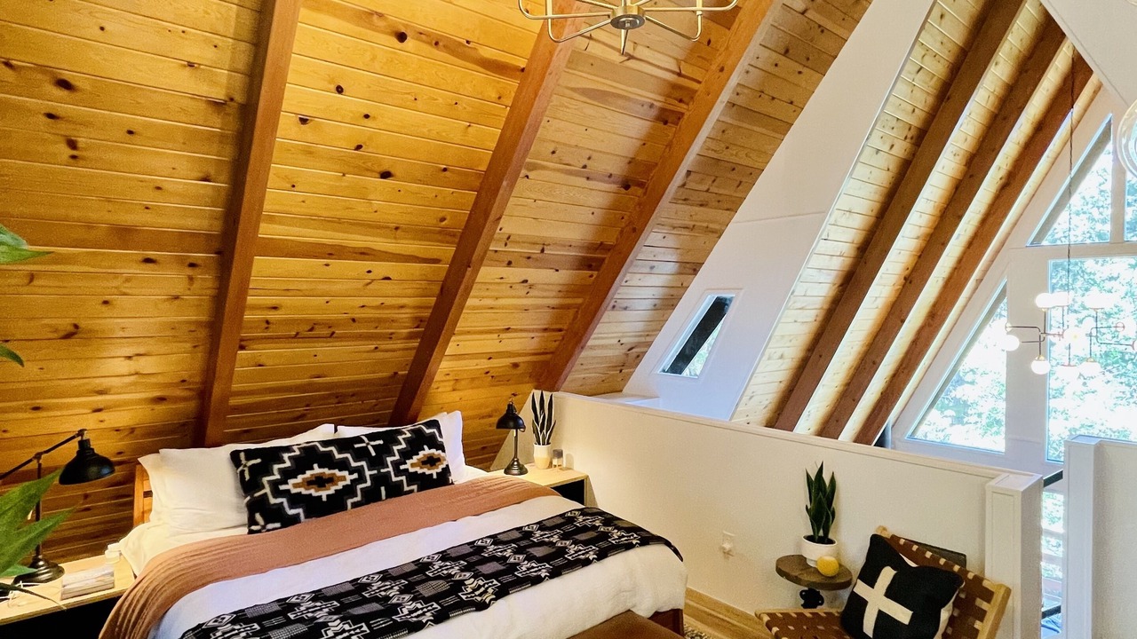 Photo of Bedroom in Lake Arrowhead