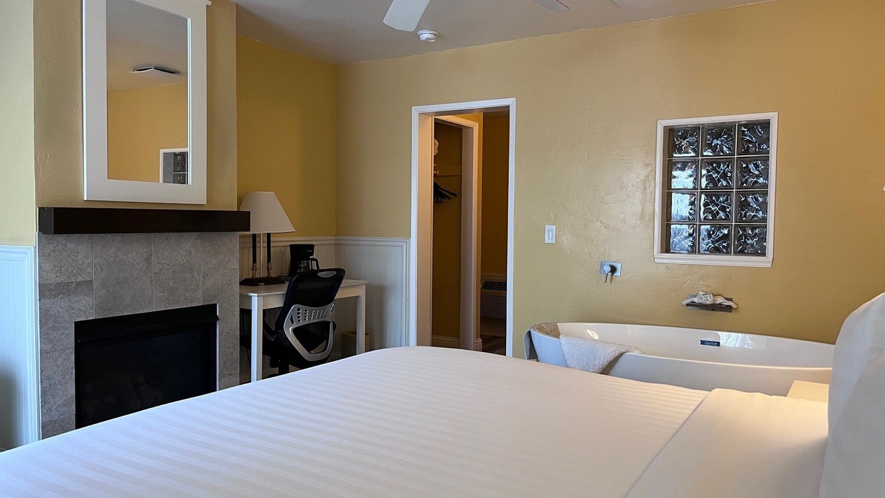 Photo of Bedroom in Downtown Monterey