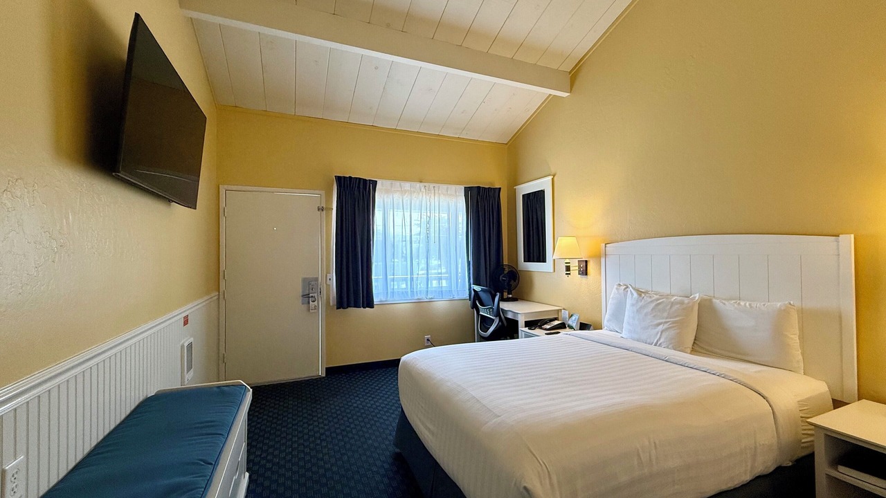 Photo of Bedroom in Downtown Monterey