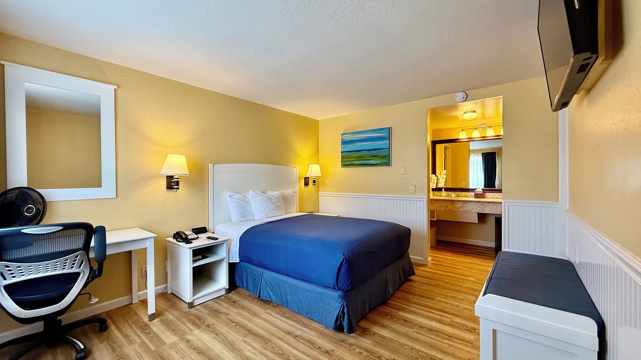 Photo of Bedroom in Downtown Monterey