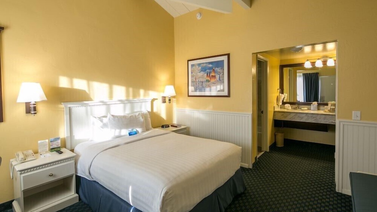 Photo of Bedroom in Downtown Monterey