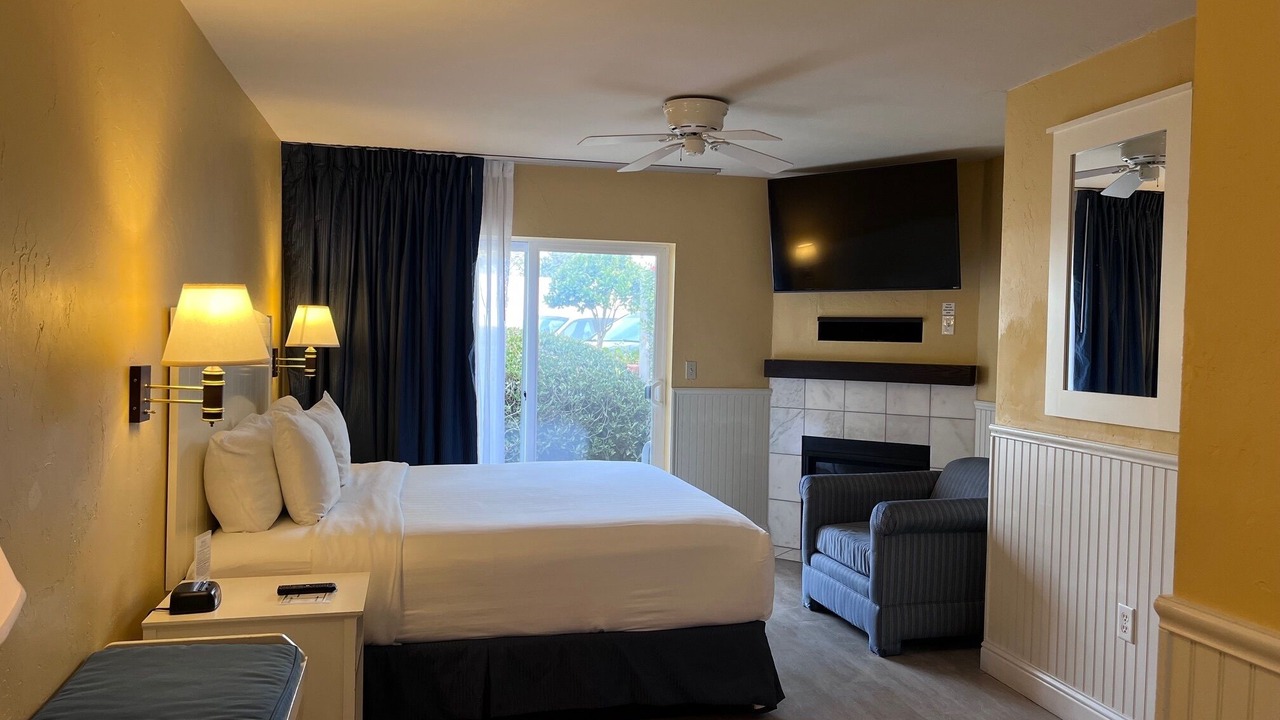 Photo of Bedroom in Downtown Monterey