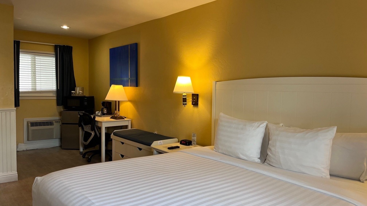 Photo of Bedroom in Downtown Monterey