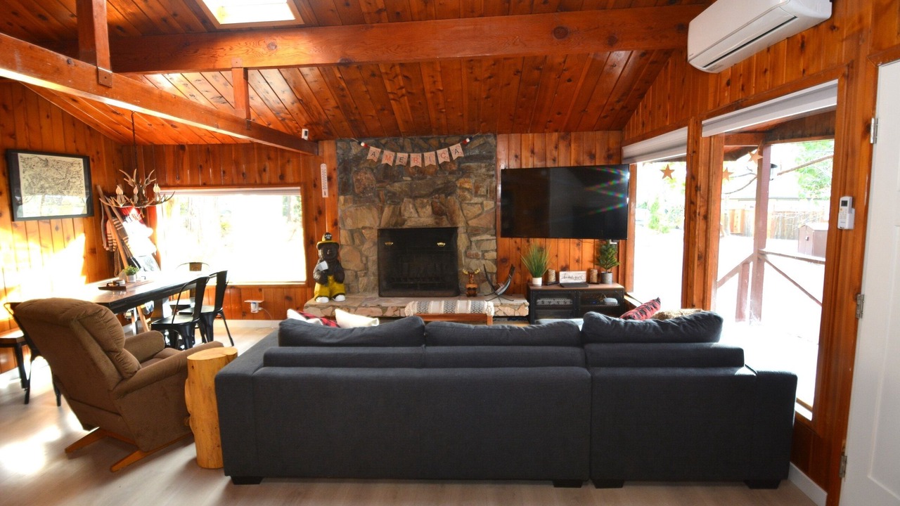 Photo of Livingroom in Bass Lake