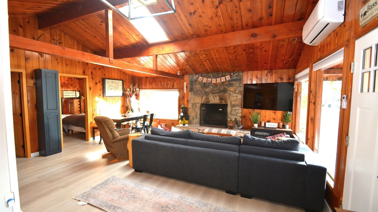 Photo of Livingroom in Bass Lake
