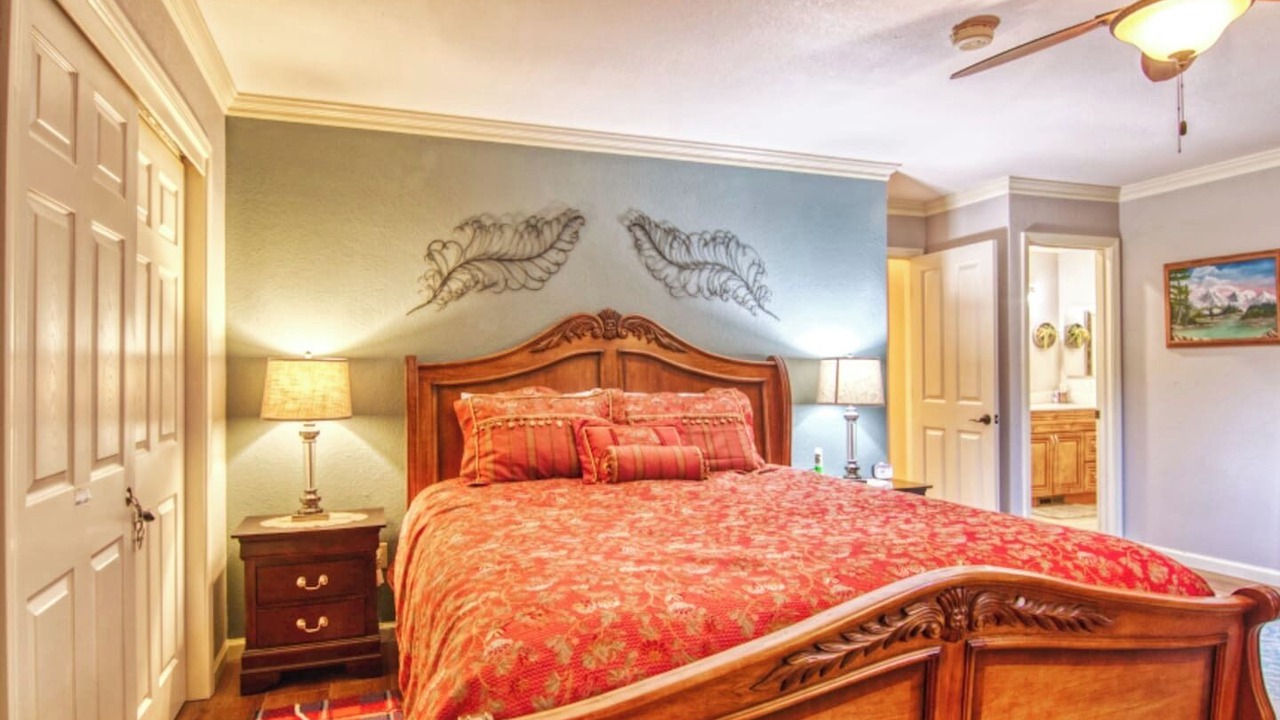 Photo of Bedroom in Groveland
