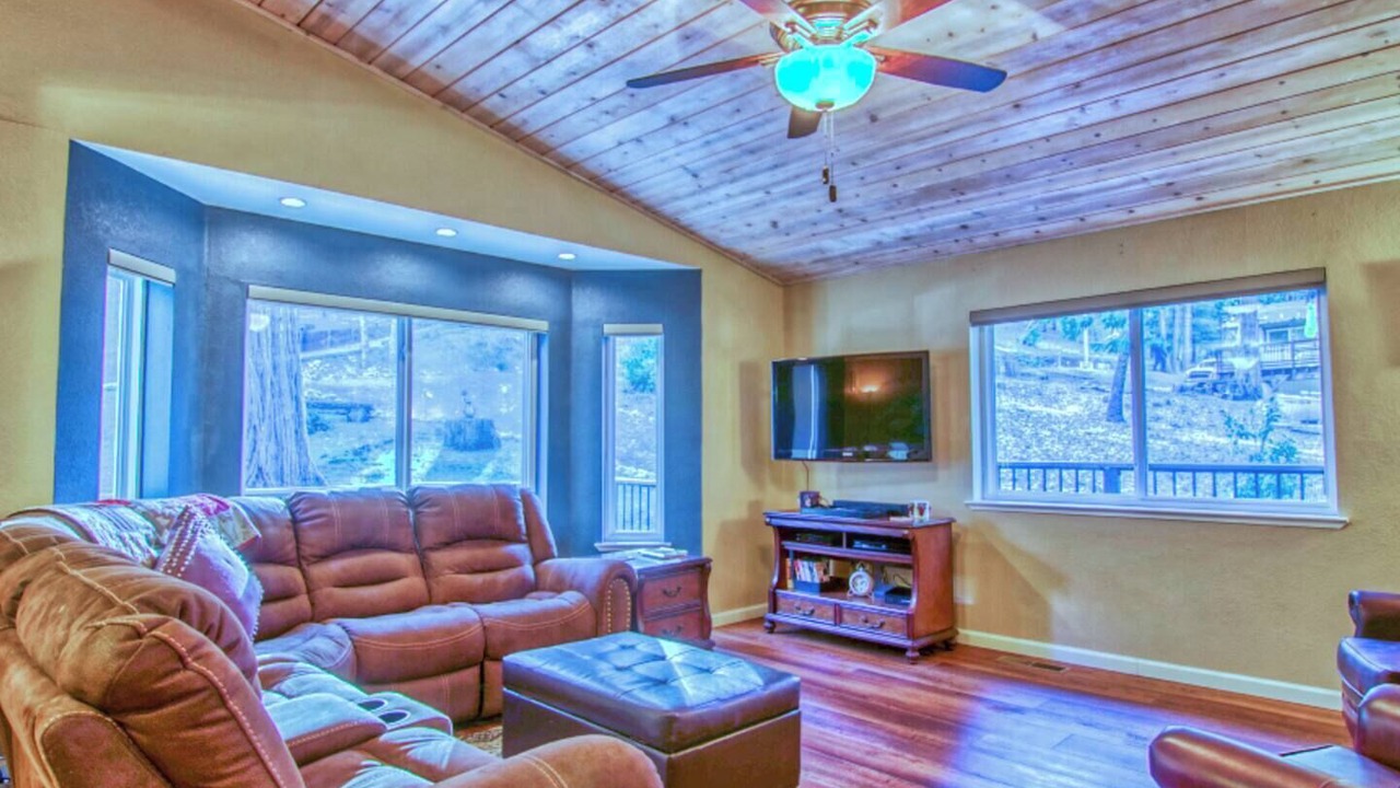 Photo of Livingroom in Groveland