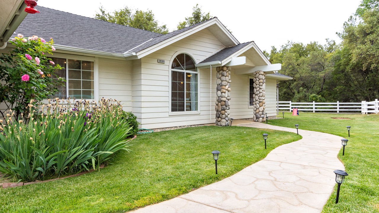 Photo of Outdoor in Oakhurst