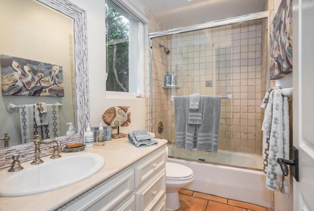 Photo of Bathroom in Toro Canyon