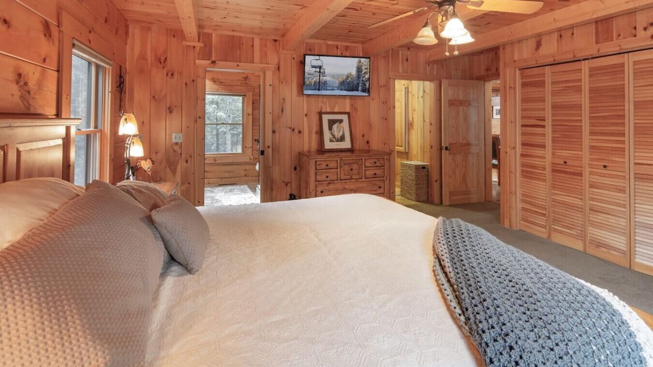 Photo of Bedroom in Mono Vista