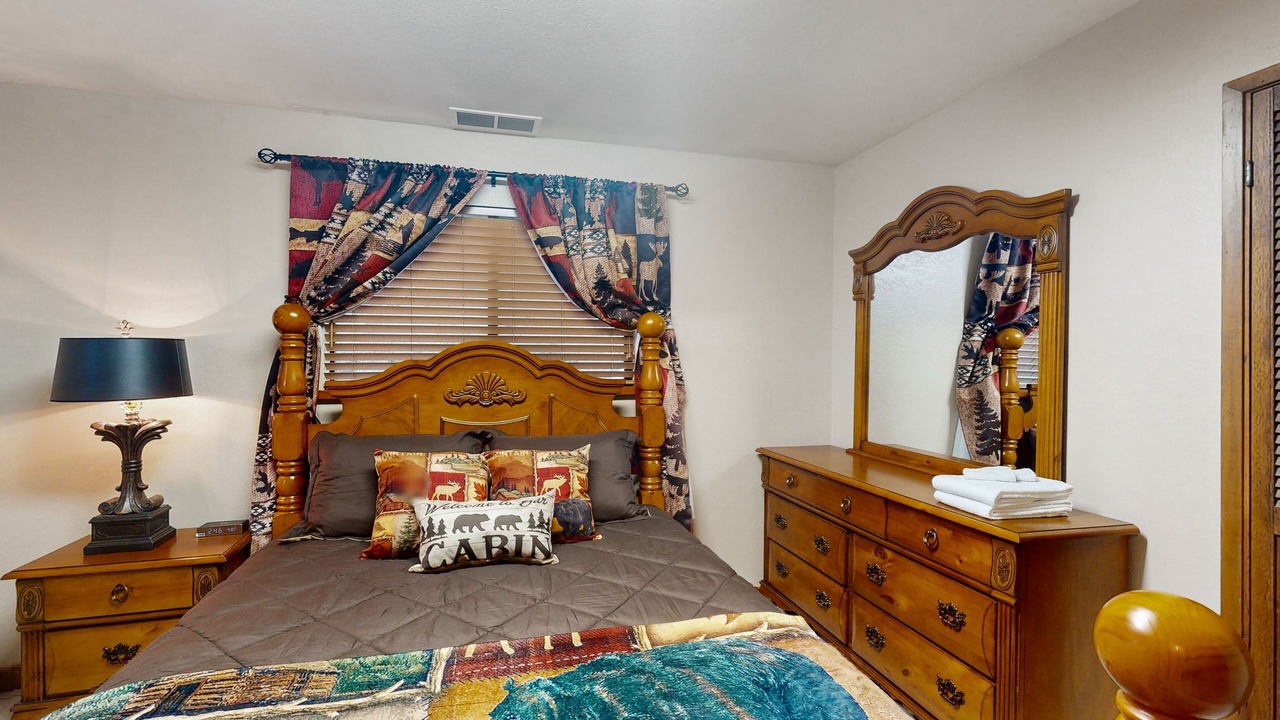 Photo of Bedroom in Yosemite Forks