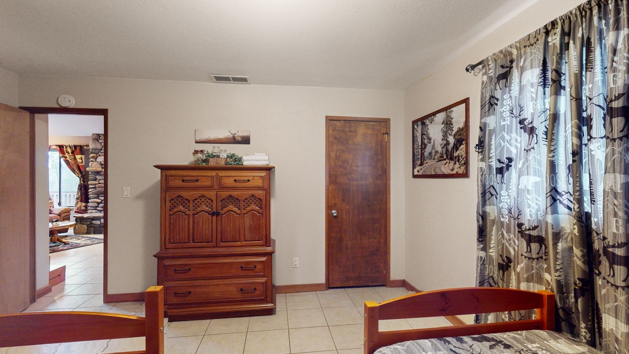 Photo of Bedroom in Yosemite Forks