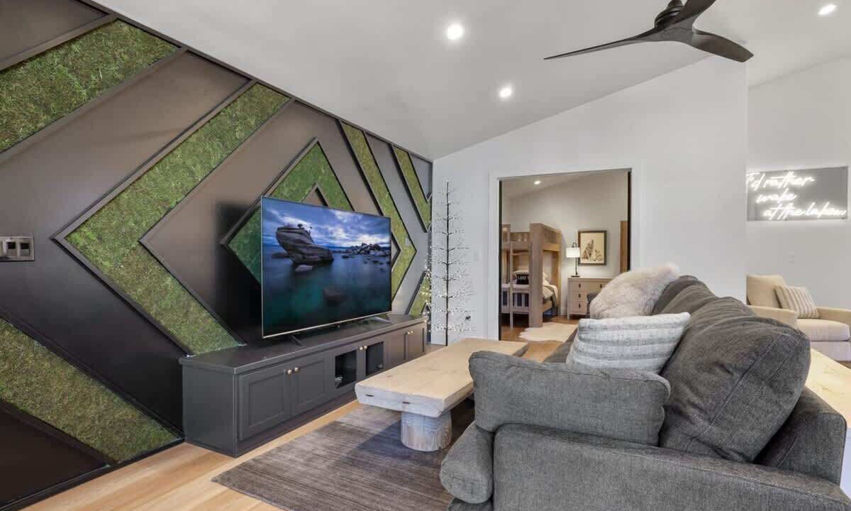 Photo of Livingroom in South Lake Tahoe