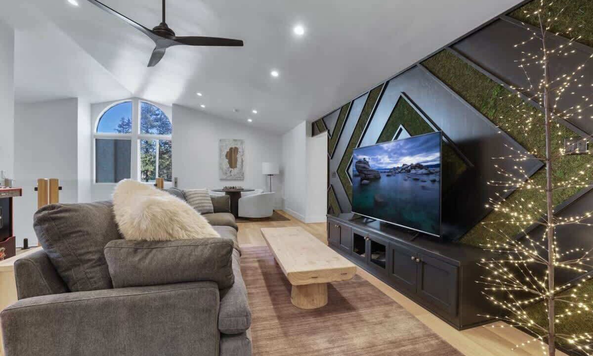 Photo of Livingroom in South Lake Tahoe