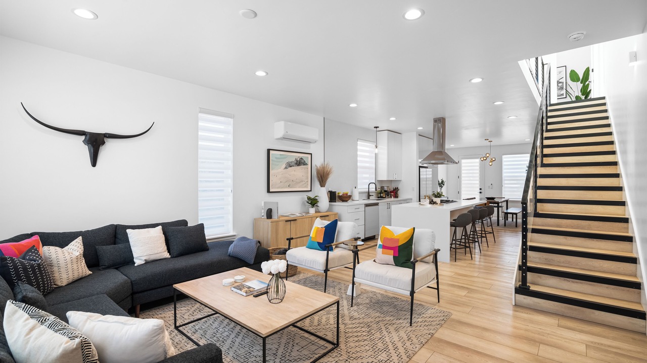 Photo of Livingroom in Midtown
