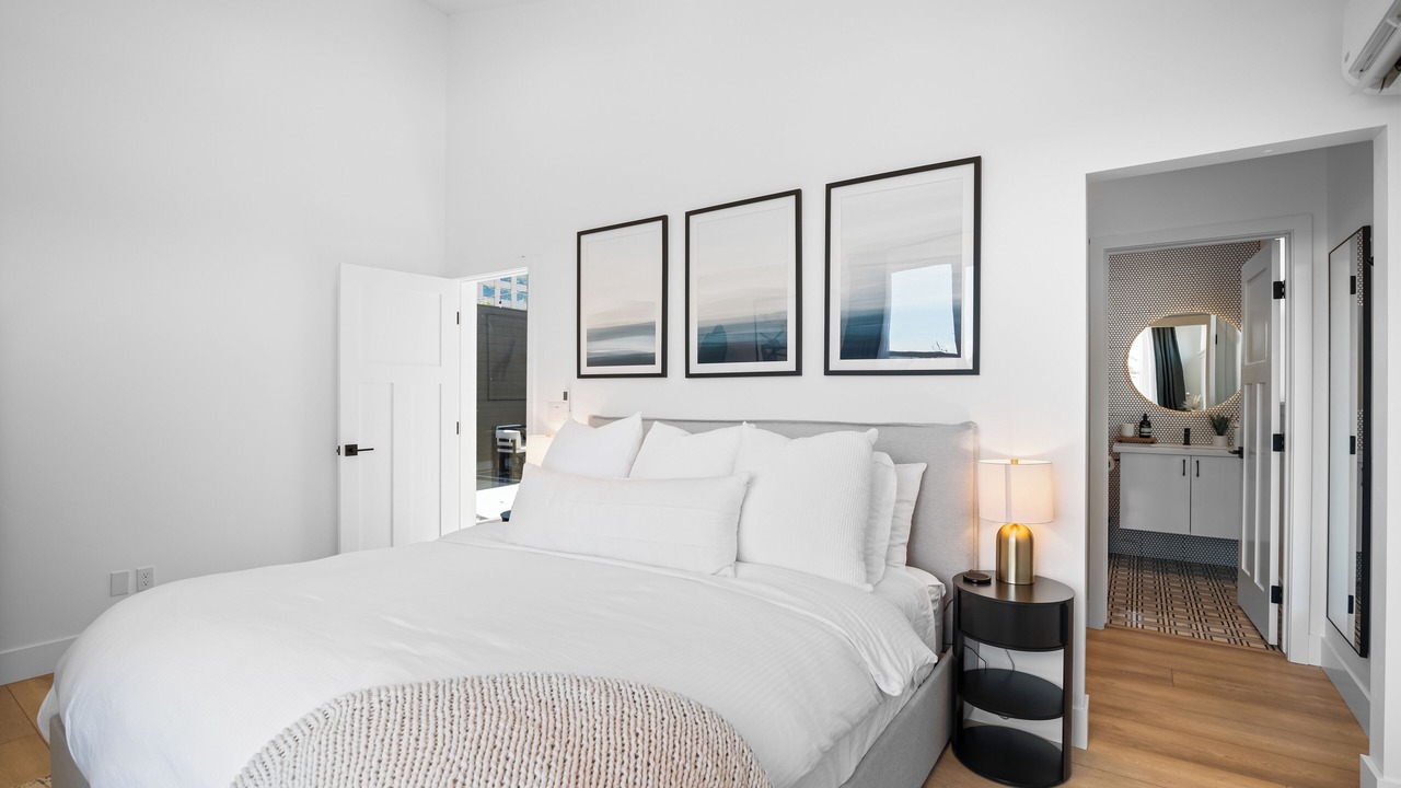 Photo of Bedroom in Midtown