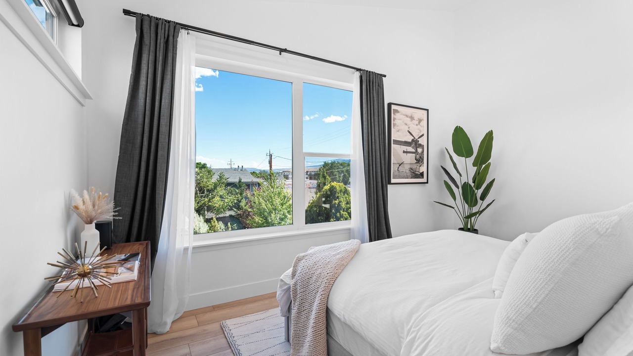 Photo of Bedroom in Midtown