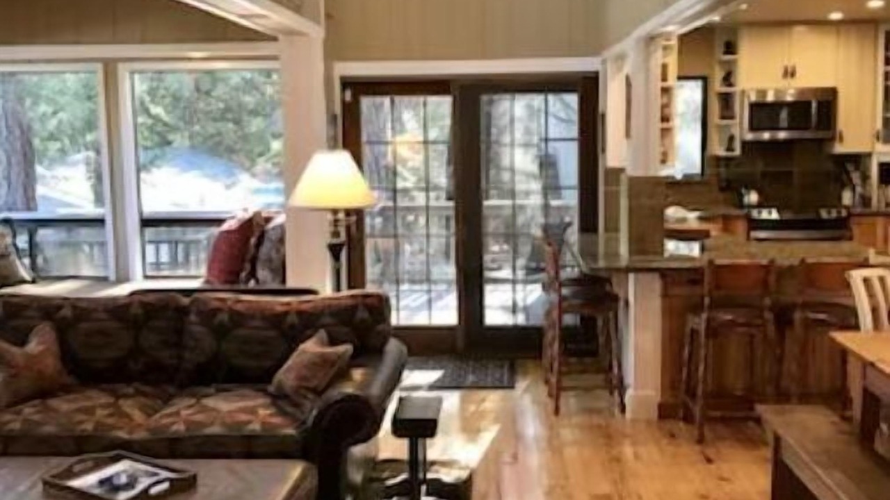 Photo of Livingroom in Groveland