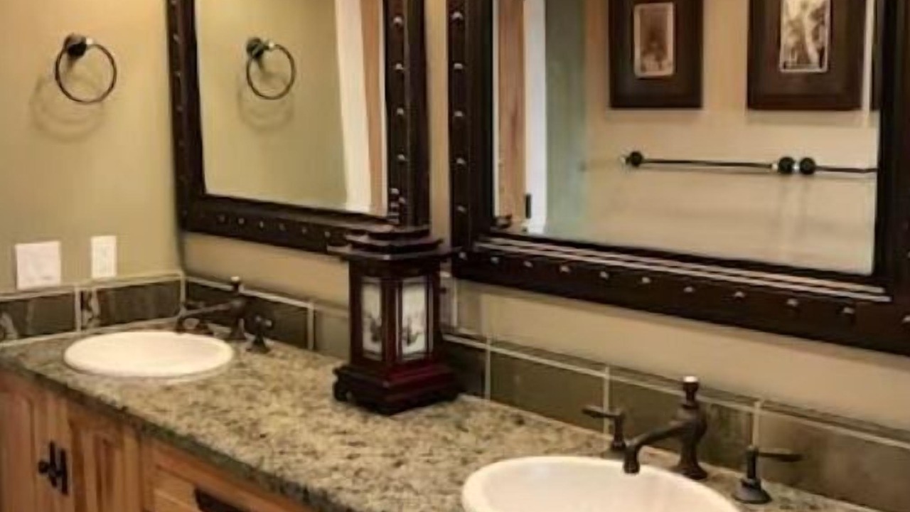 Photo of Bathroom in Groveland