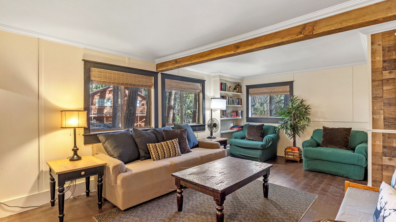 Photo of Livingroom in Alta Sierra