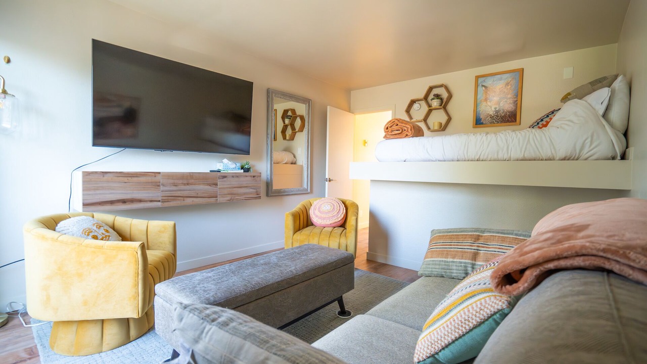 Photo of Livingroom in Railroad District