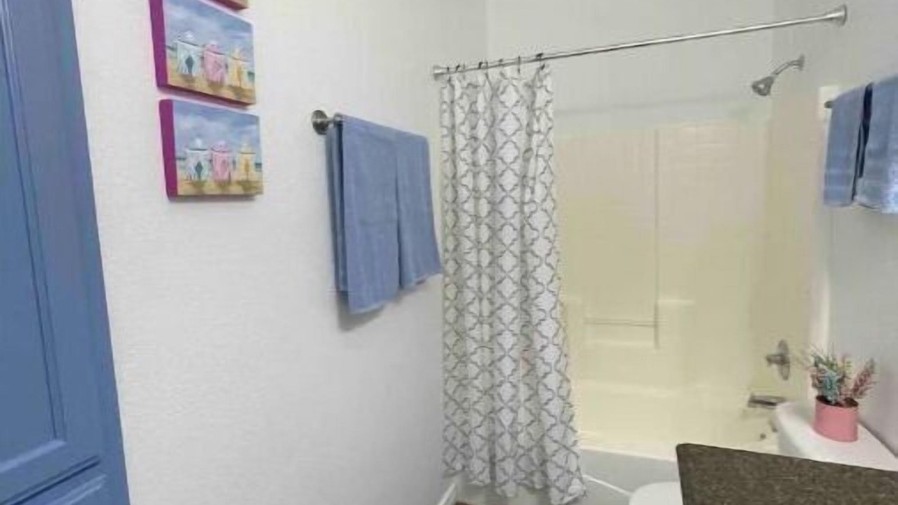 Photo of Bathroom in Red Bluff