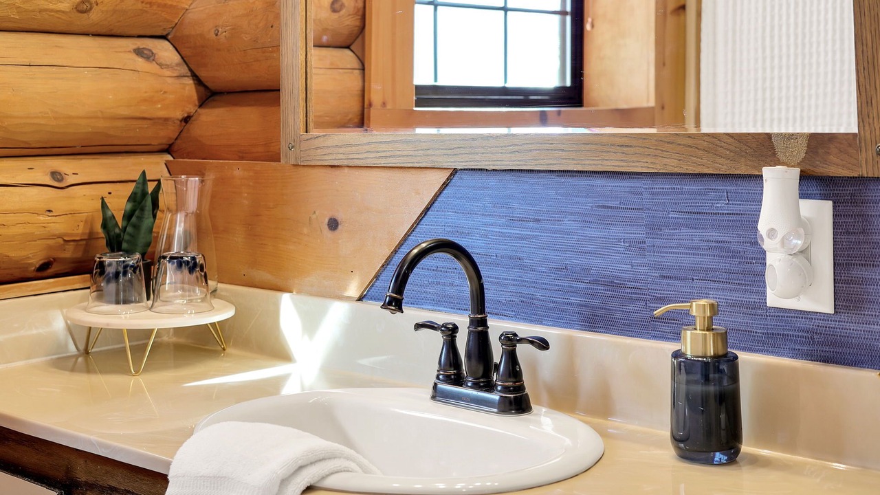 Photo of Bathroom in Cottonwood